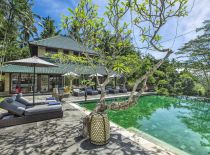 Villa Bukit Naga, cubierta de la piscina